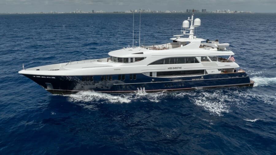 2006 Trinity Yachts Tri-Deck MY