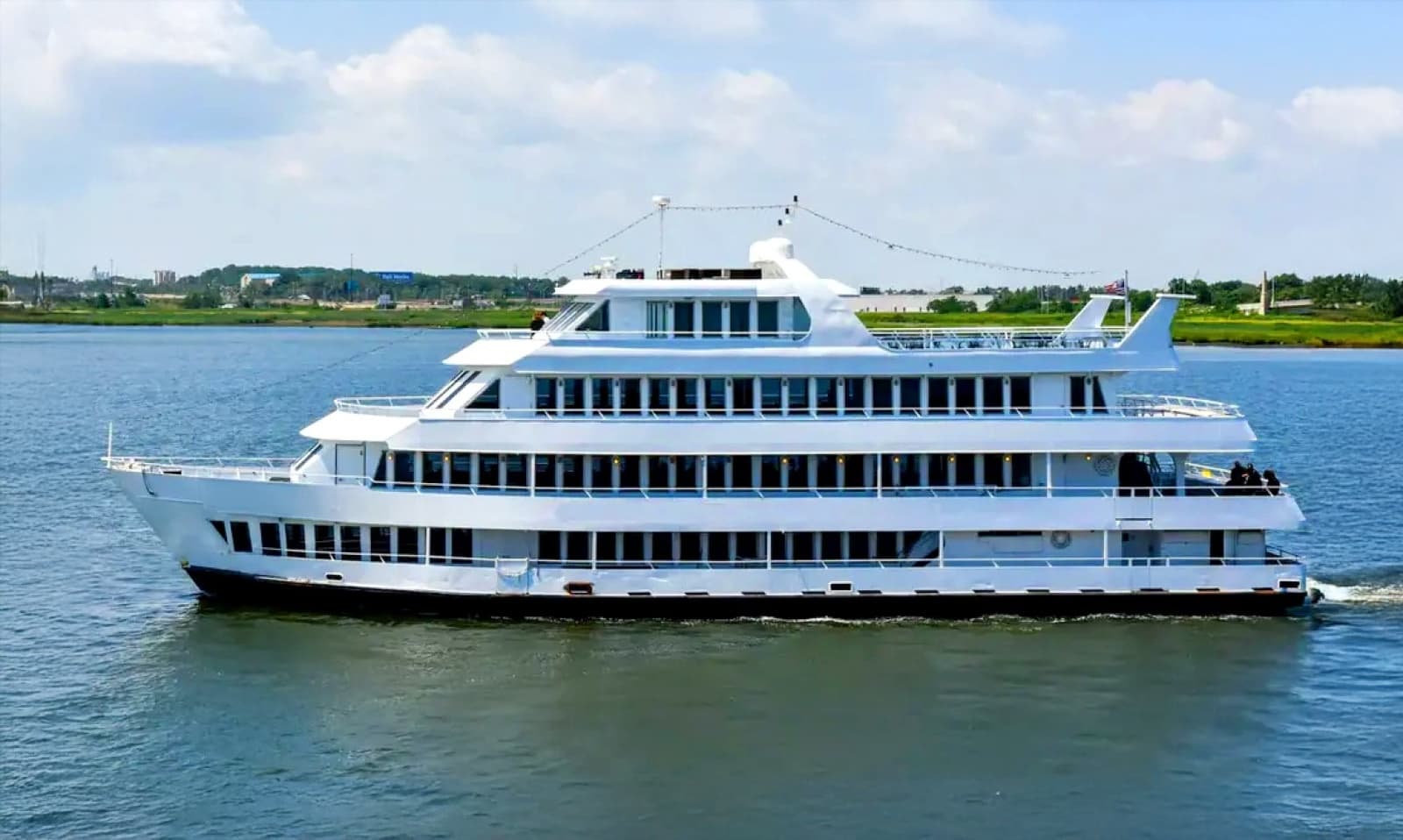1979 Blount Marine 130 Dinner Cruise
